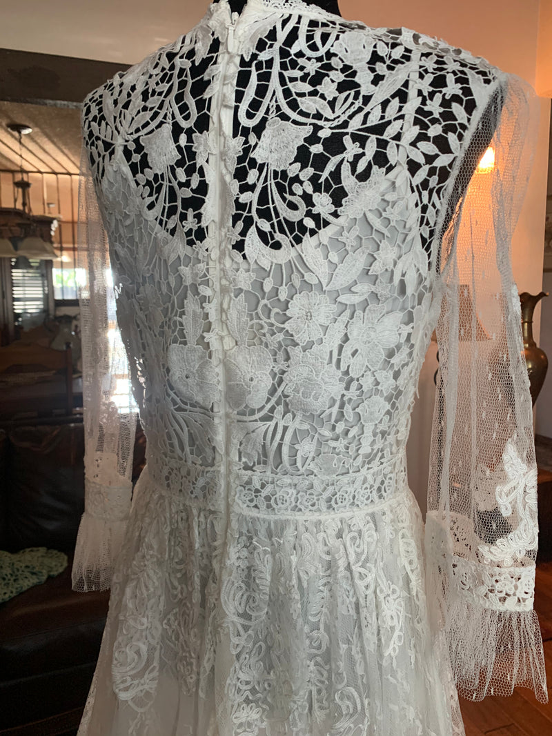 pronovias boho dress Do you dream of a wedding by the sea? The Bernadette dress has that boho touch while remaining sophisticated & glamorous! Book your appointment now. #Pronovias bit.ly/2ONlSSL